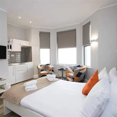 cheap hotel in croydon area